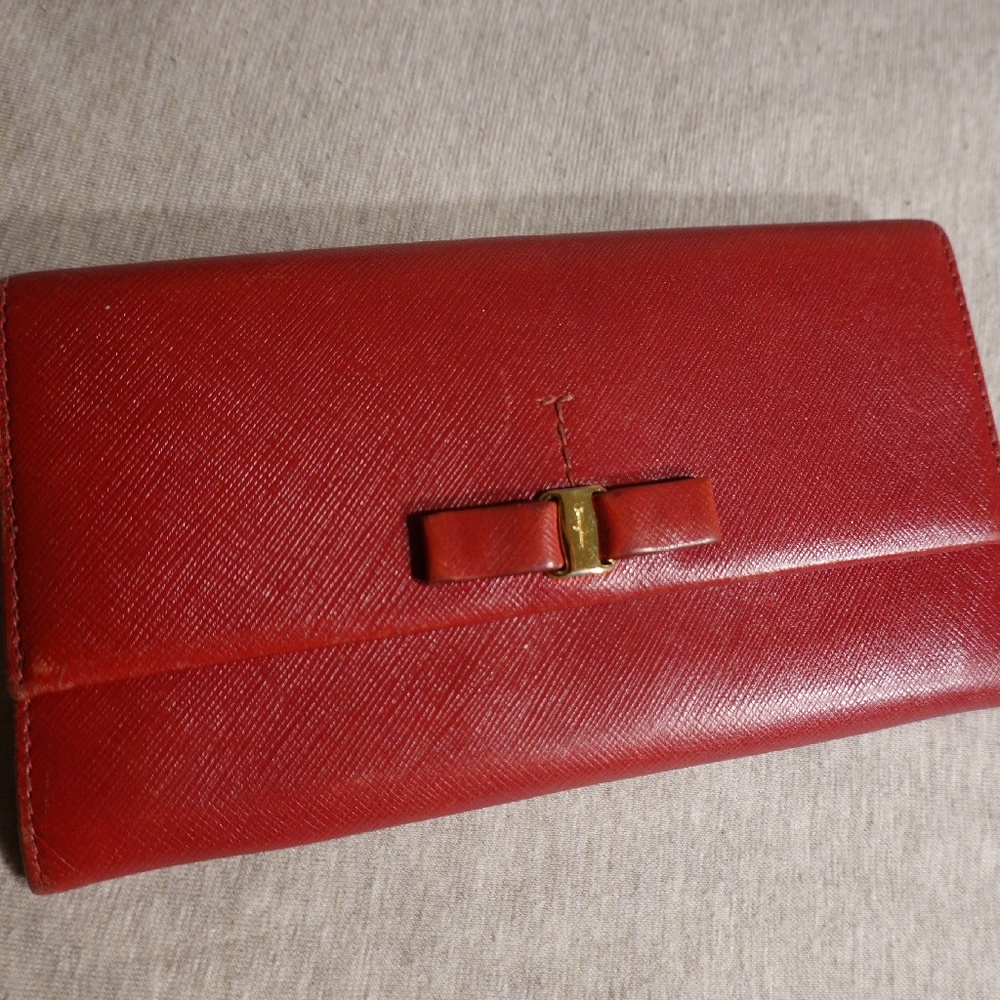 Salvatore Ferragamo Leather wallet with bow RED